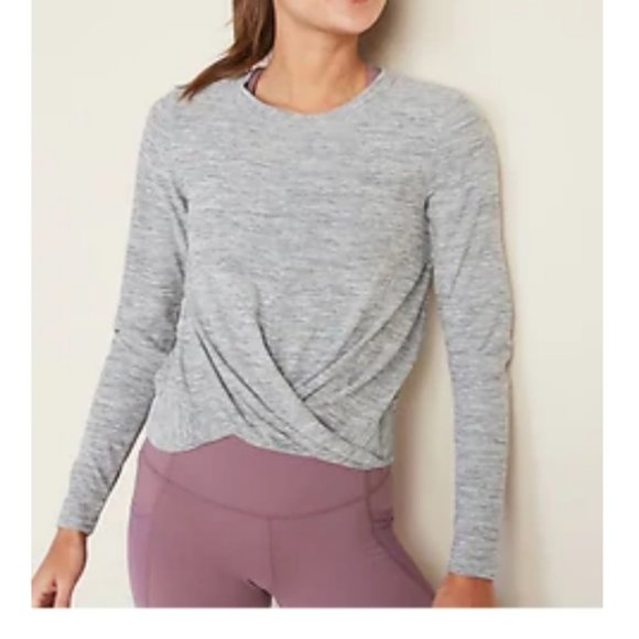Old Navy Tops - Old Navy Breathe On Twist Hem Crop Top, M